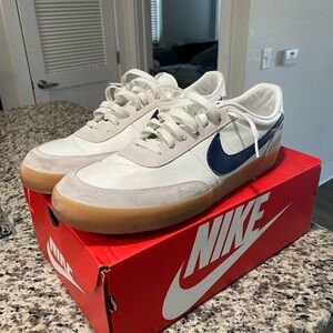 Nike Men's Cream and Navy Sneakers